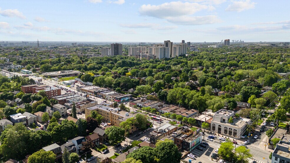 More Photos Of 1092 Eglinton Av W, Toronto Storefront For Sale