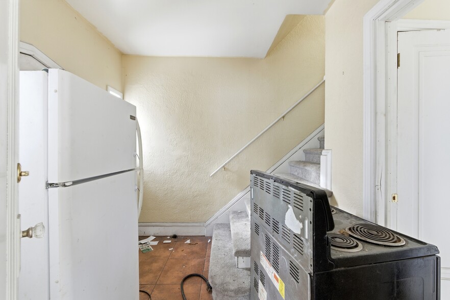 More Photos Of 4026 W McNichols Rd, Detroit Flex For Sale