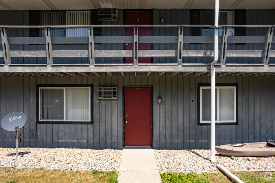 More Photos Of 1525-1605 Bacon Ave, Portage Apartments For Sale