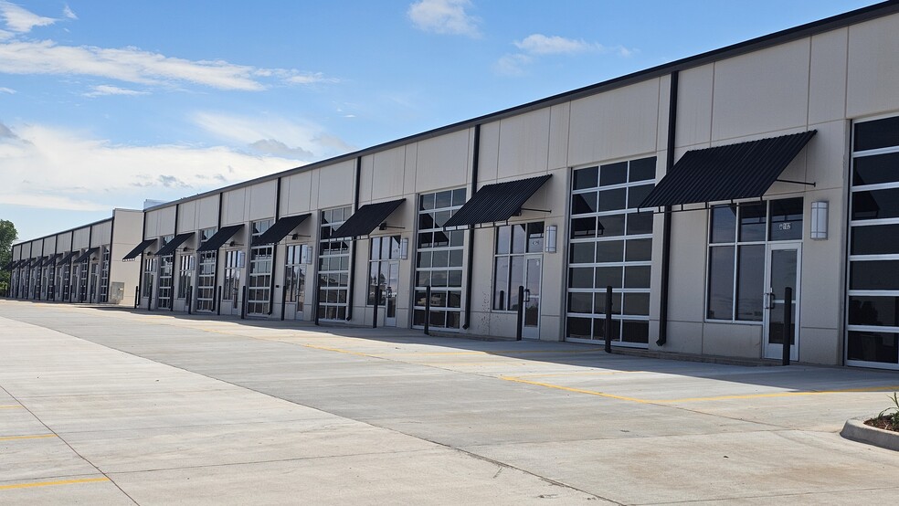 Primary Photo Of 2717 Watermark Blvd, Oklahoma City Flex For Lease