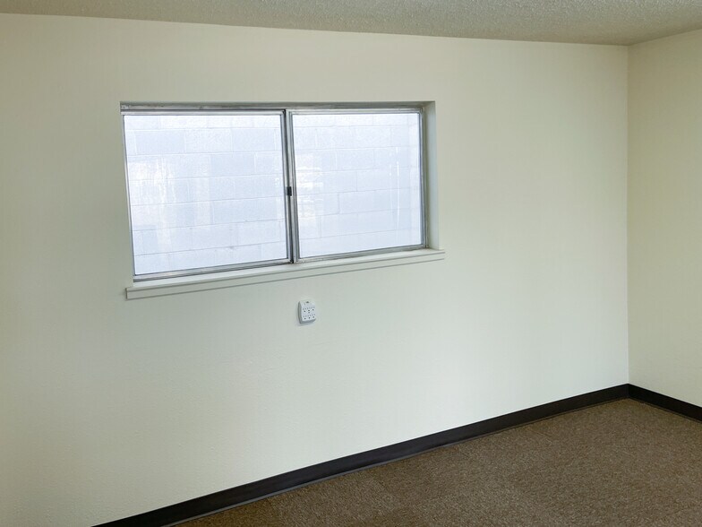 More Photos Of 710 S Oregon St, Ontario Office For Lease