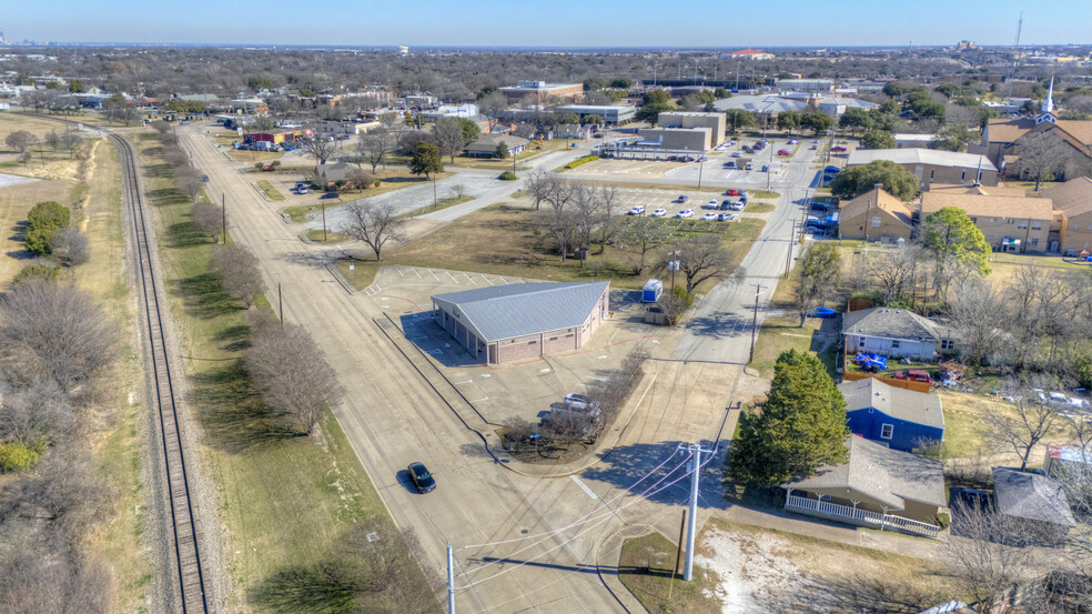 More Photos Of 300 Santa Fe Trl, Duncanville Freestanding For Sale