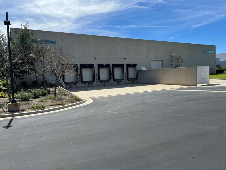 More Photos Of 2674 W Westhills Ct, Simi Valley Manufacturing For Lease
