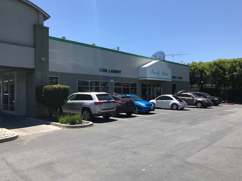 More Photos Of 1900-1950 El Camino Real, Redwood City Freestanding For Lease