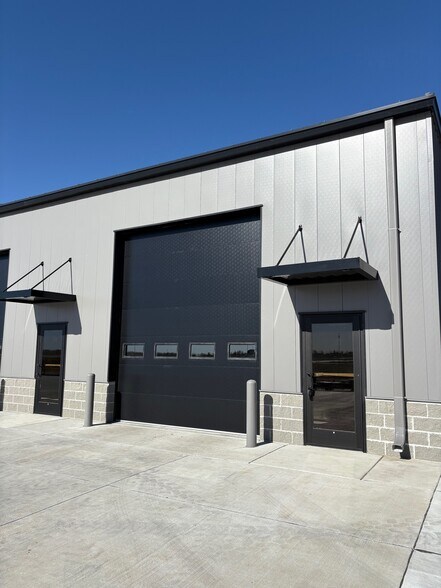 More Photos Of 5062 N 264th Cir, Valley Industrial For Lease