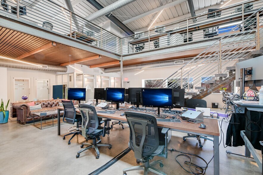 More Photos Of 5323 Levander Loop, Austin Office For Sale