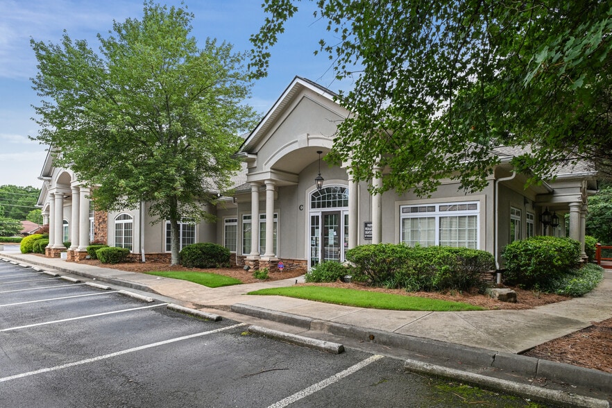 More Photos Of 1816 Eagle Dr, Woodstock Medical For Lease