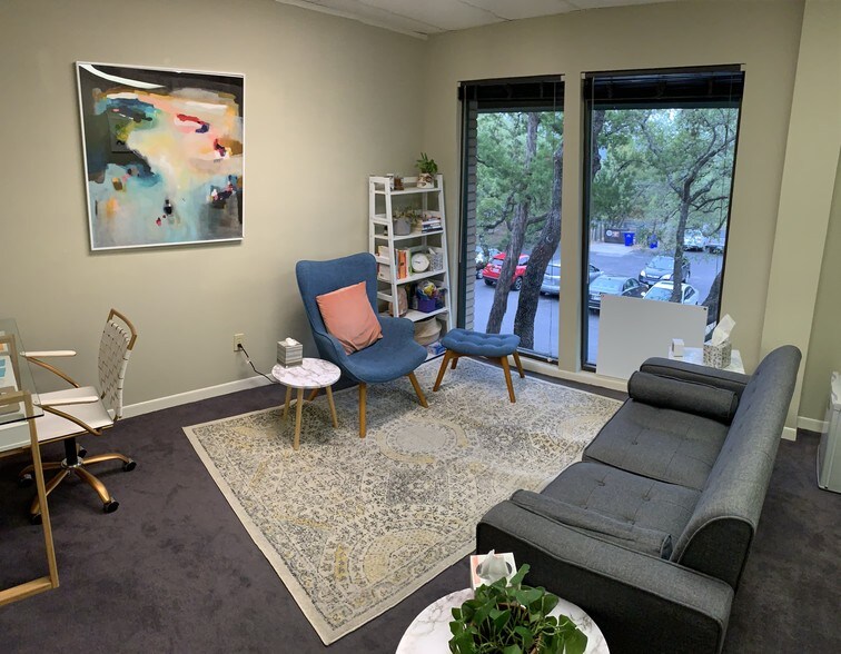 More Photos Of 2525 Wallingwood Dr, Austin Unknown For Lease