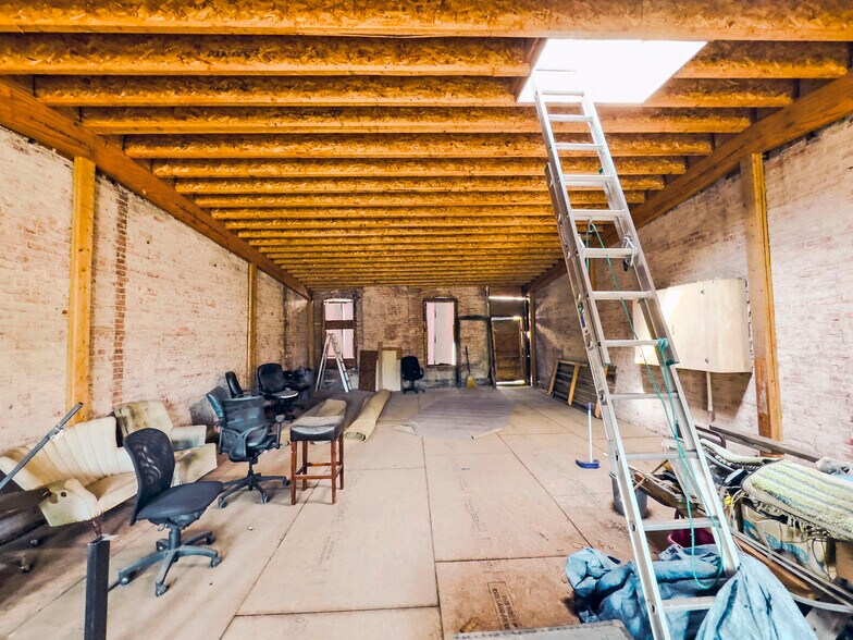 More Photos Of 26 S Perry St, Montgomery Office For Sale