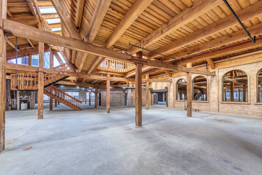 More Photos Of 550 W Randolph St, Chicago Office For Lease