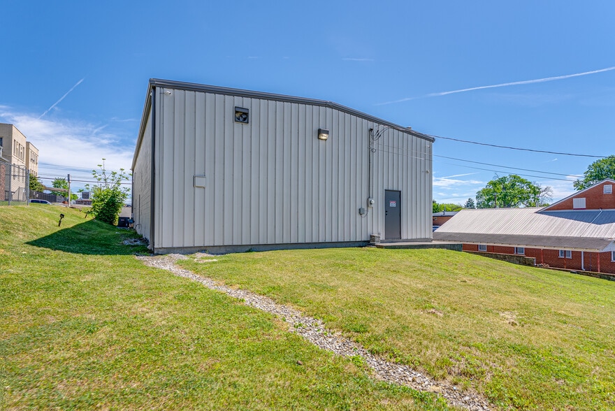 More Photos Of 967 Wray St, Knoxville Office For Sale