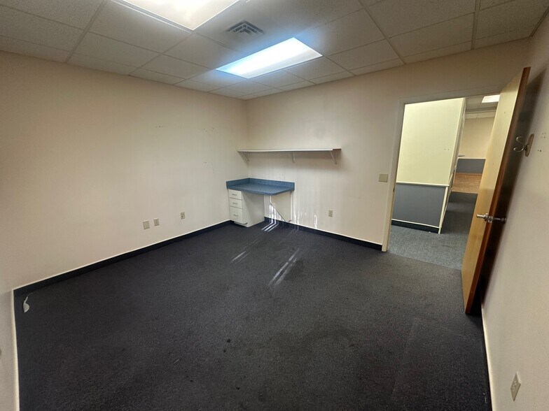 More Photos Of 4611 NW 53rd Ave, Gainesville Office For Lease
