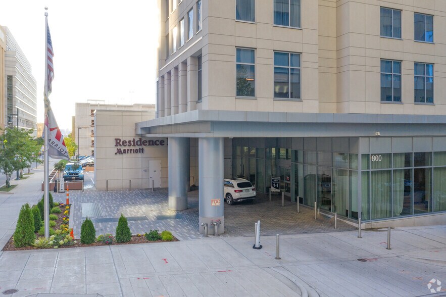 More Photos Of 800 N Wolfe St, Baltimore Hotel For Lease