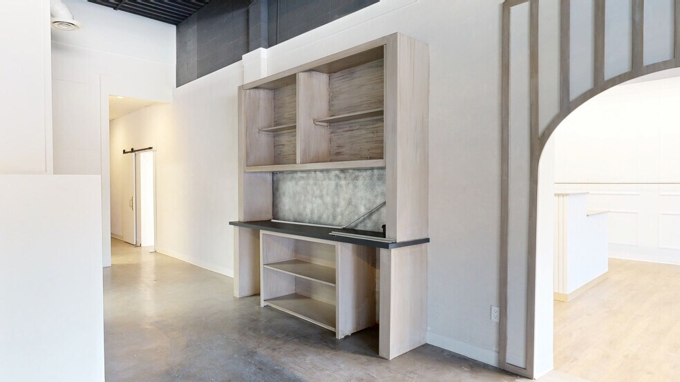 More Photos Of 4810-4812 50 St, Stettler Storefront Retail Office For Lease