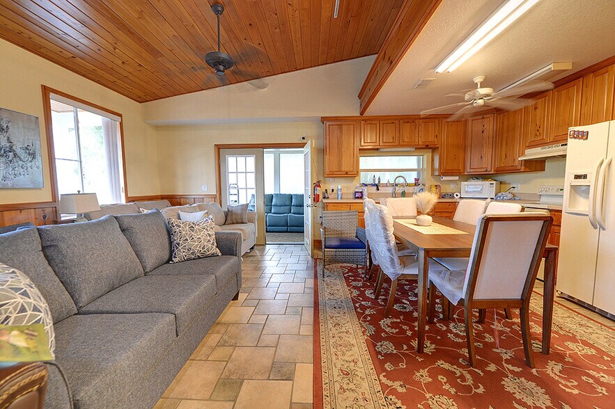 More Photos Of 6991 W Cardinal St, Homosassa Medical For Sale