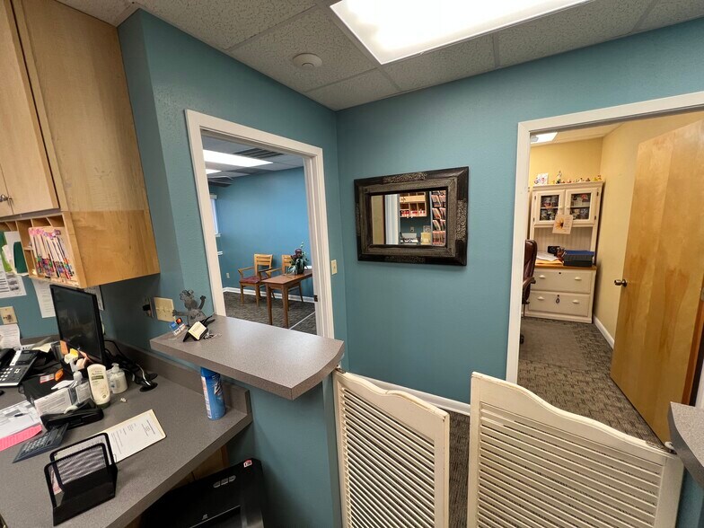 More Photos Of 901 New Warrington Rd, Pensacola Medical For Sale