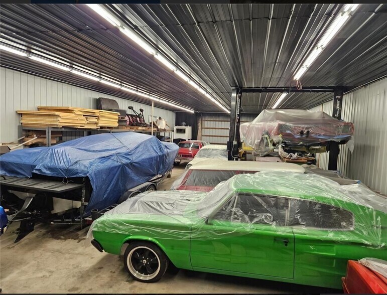 More Photos Of 1507 Saint Paul Rd, Faribault Flex For Sale