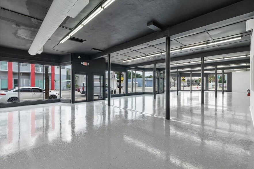 More Photos Of 1500 NW 36th St, Miami Storefront Retail Office For Lease
