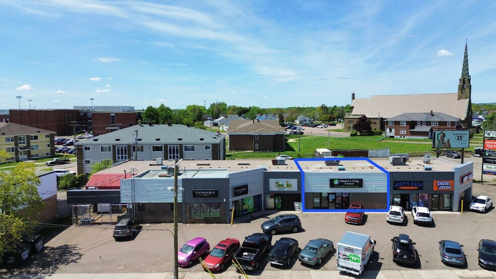 More Photos Of 824 Mountain Rd, Moncton Storefront For Lease
