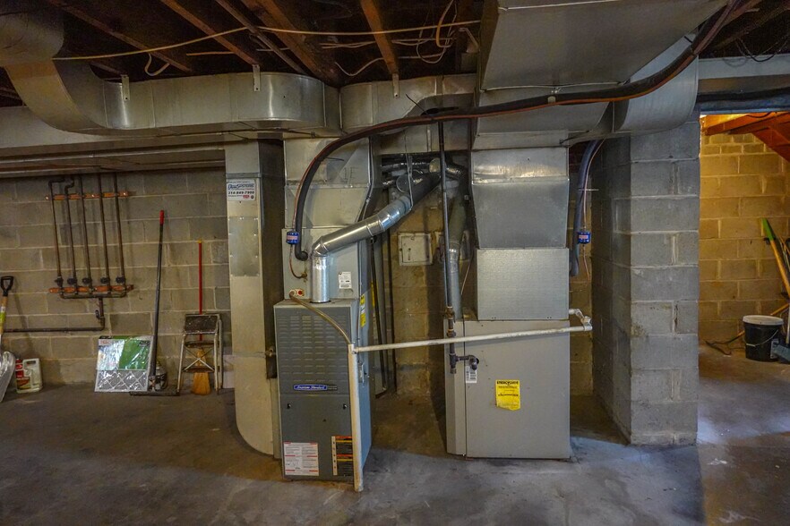 More Photos Of 6957 Chippewa St, Saint Louis Multifamily For Sale