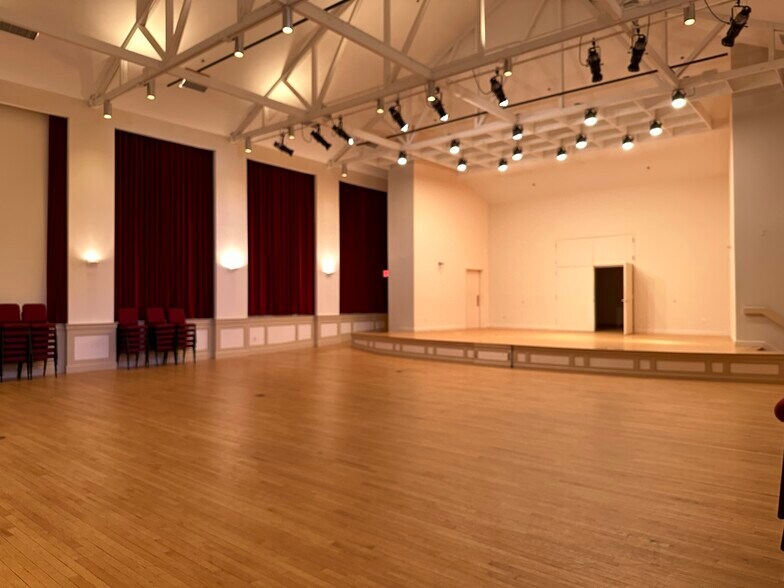 More Photos Of 36 King St, Littleton Specialty For Sale