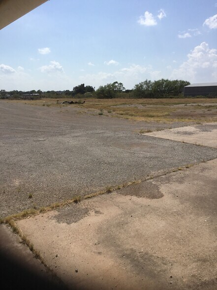 More Photos Of 8051 Seymour Hwy, Wichita Falls Warehouse For Lease