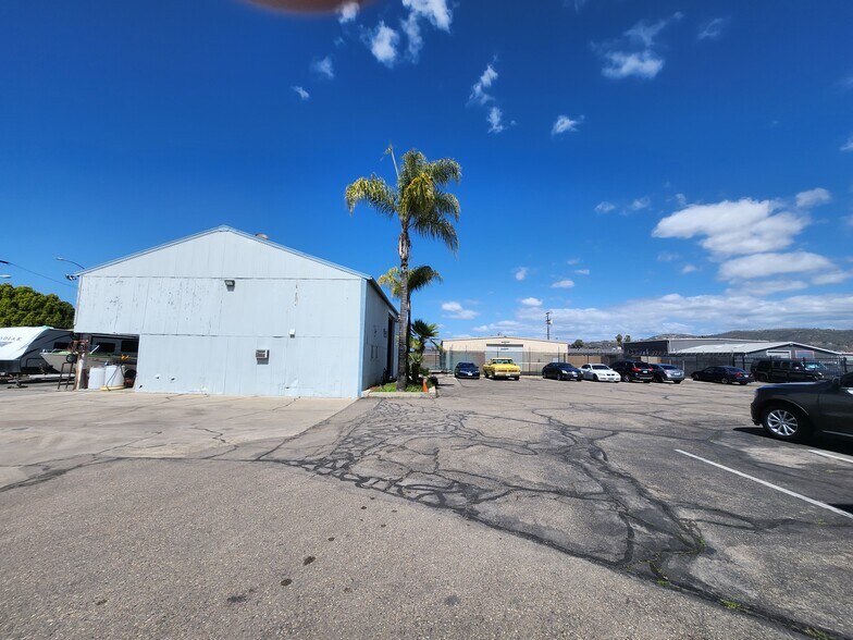 More Photos Of 1370 Pioneer Way, El Cajon Warehouse For Lease