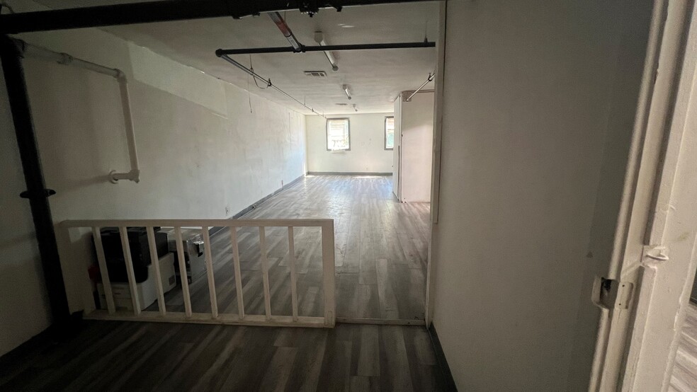 More Photos Of 1800 Essex St, Los Angeles Light Distribution For Lease