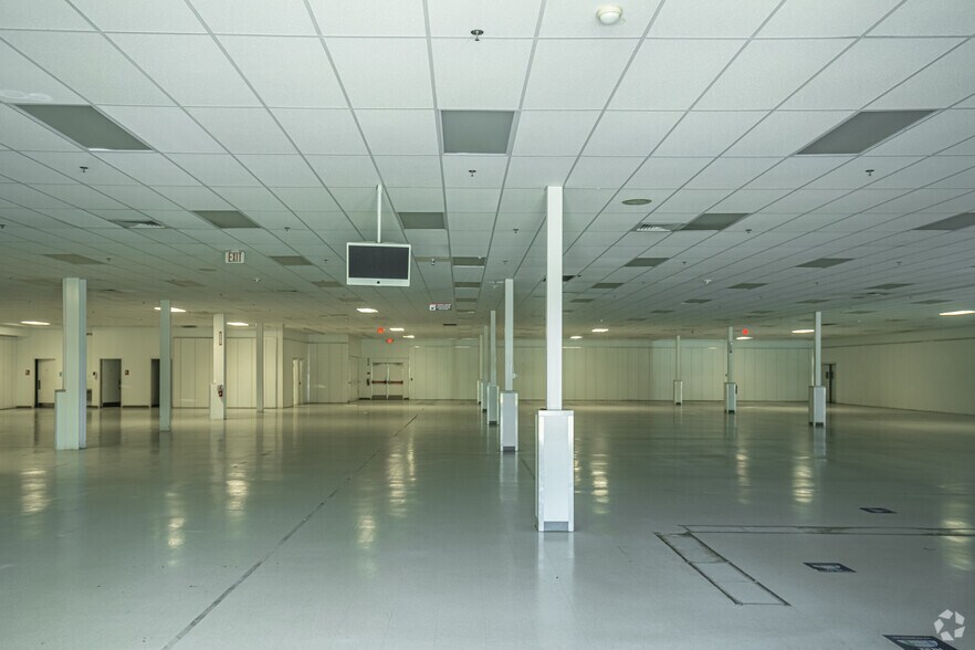 More Photos Of 5701-5881 N University Dr, Tamarac Unknown For Lease