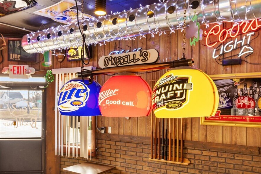 More Photos Of 1034 8th St, Onawa Bar For Sale