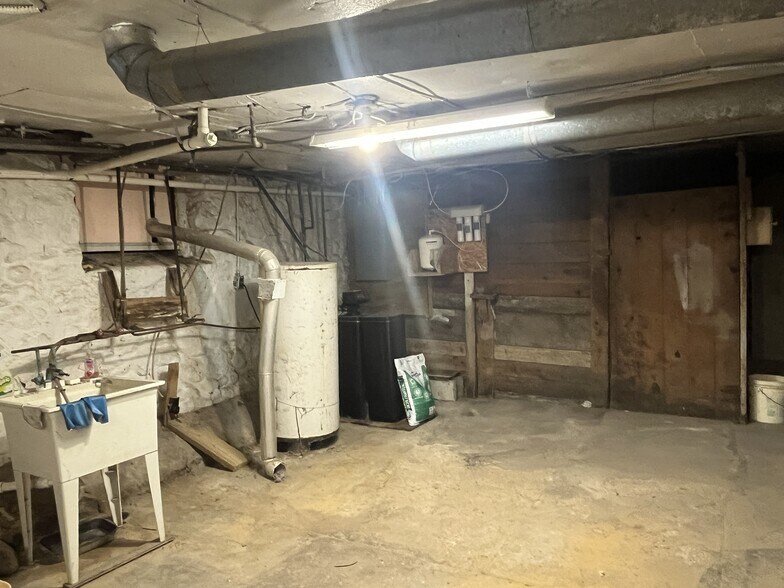 More Photos Of 17925 W Old US Highway 12, Chelsea Specialty For Sale