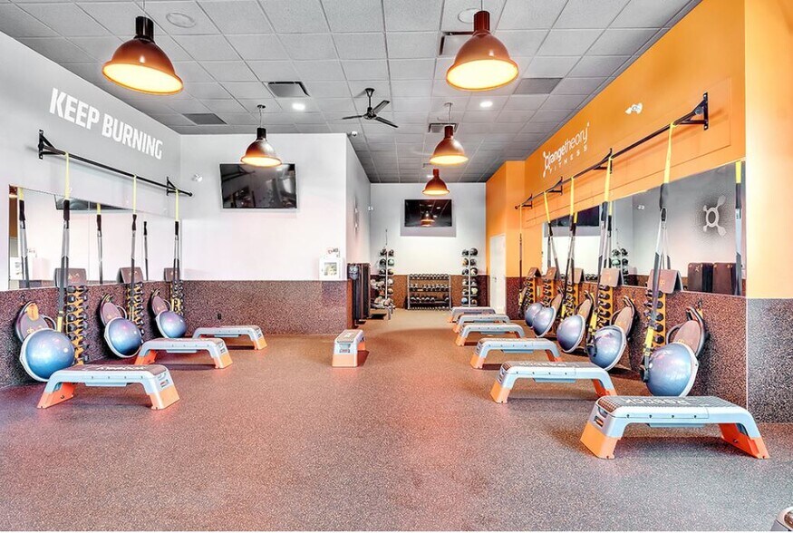 More Photos Of 1820 Strachan Rd SE, Medicine Hat General Retail For Lease