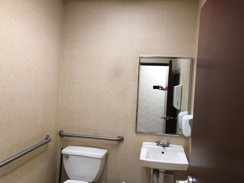 More Photos Of 20 N Pennsylvania Ave, Greensburg Office For Lease