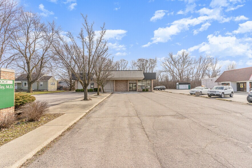 More Photos Of 3588 Center Ave, Essexville Medical For Sale