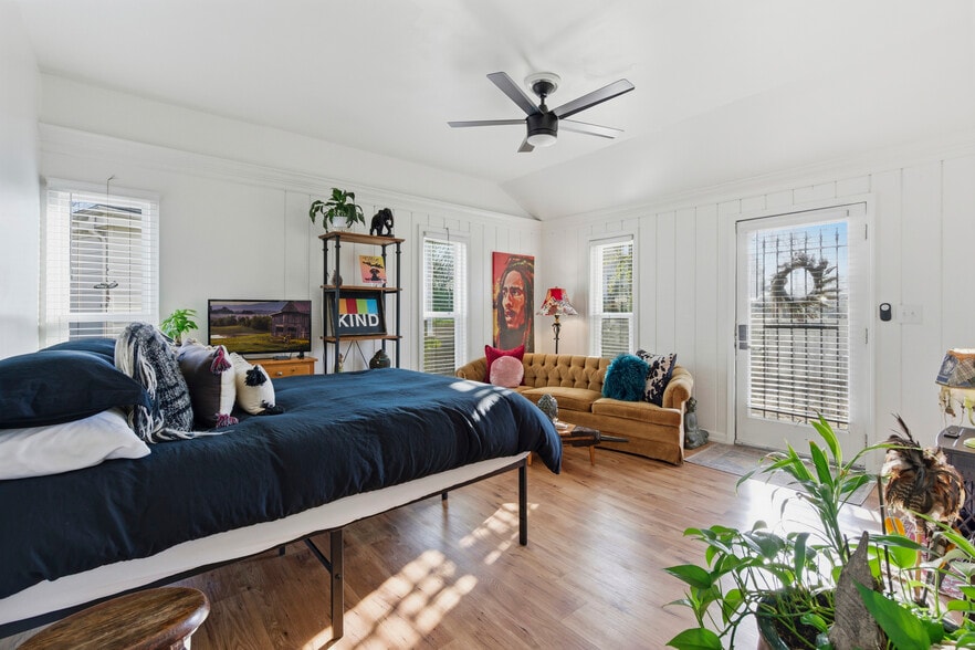 More Photos Of 2831 Columbine Pl, Nashville Freestanding For Sale