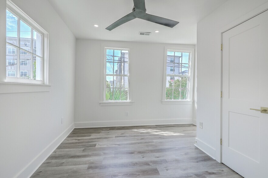 More Photos Of 68 Lee St, Charleston Apartments For Sale