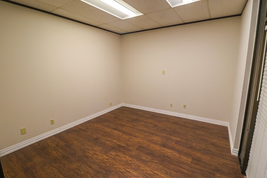 More Photos Of 13131 Champions Dr, Houston Medical For Lease