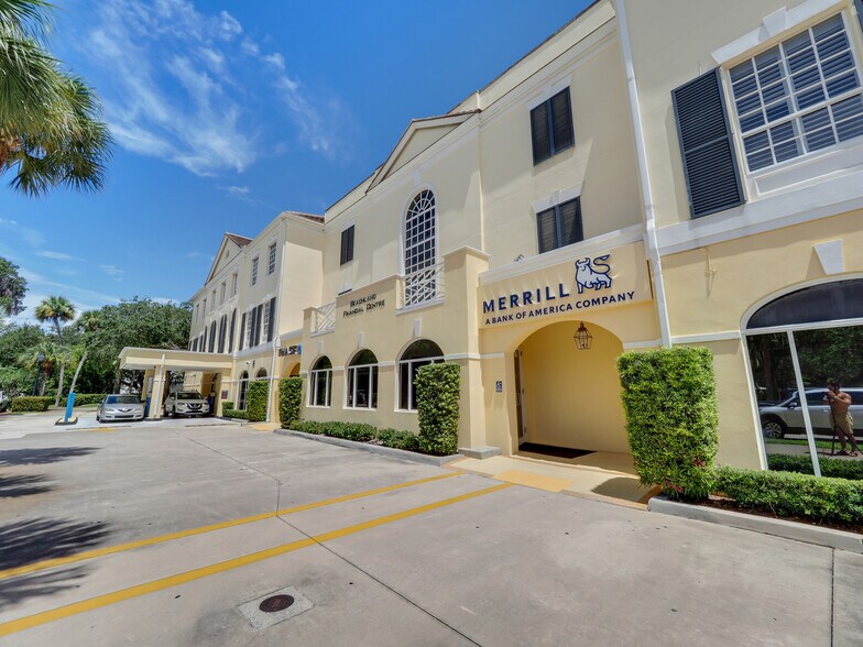 More Photos Of 660 Beachland Blvd, Vero Beach Office For Lease