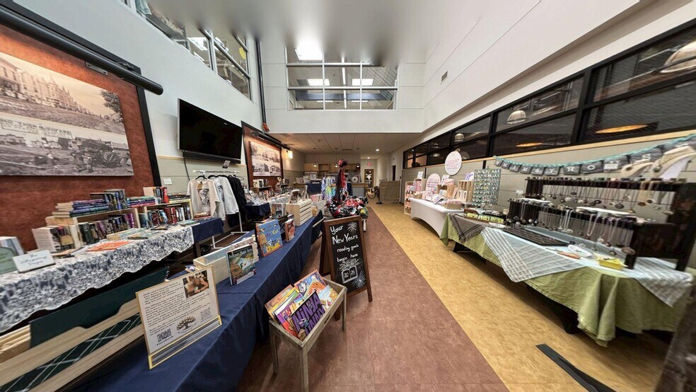 More Photos Of 100 S 1st St, Mount Horeb Office For Lease