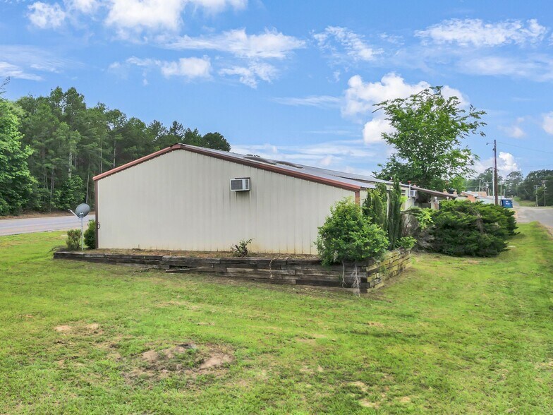 More Photos Of 521 E Front St, Hawkins General Retail For Sale