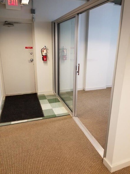 More Photos Of 6213-6217 W Lake St, Saint Louis Park Office For Lease