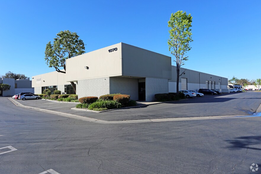 More Photos Of 1060-1072 N Kraemer Pl, Anaheim Manufacturing For Lease