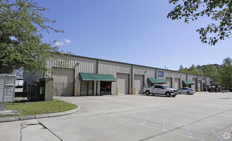 More Photos Of 530 Ellis Rd S, Jacksonville Unknown For Lease