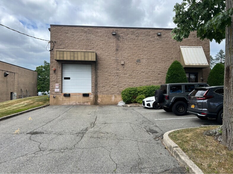 More Photos Of 41 Orchard St, Ramsey Warehouse For Lease