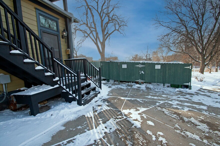 More Photos Of 725 7th St E, Saint Paul General Retail For Lease