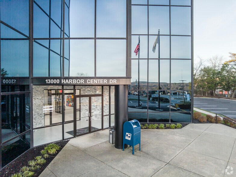 More Photos Of 13000 Harbor Center Dr, Woodbridge Office For Lease