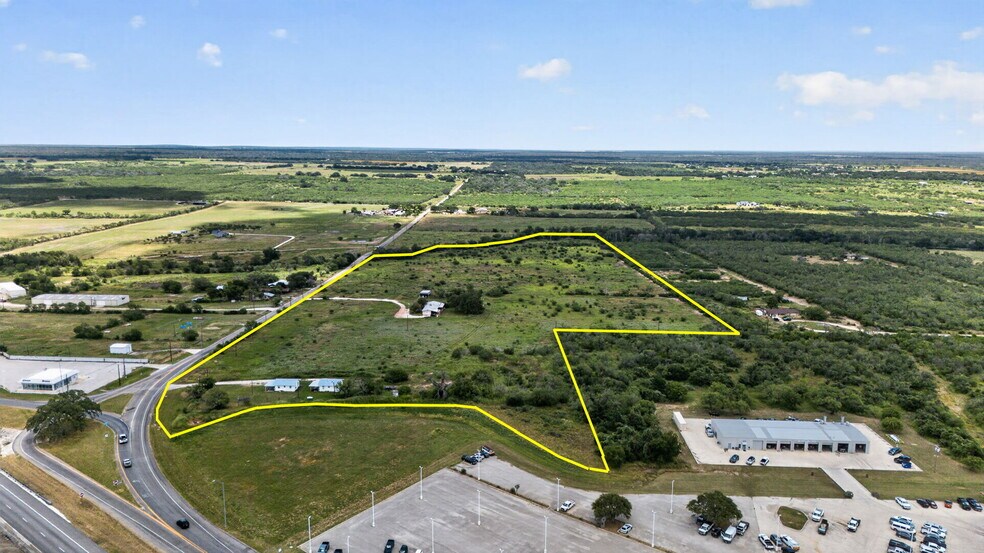 More Photos Of 180 County Road 777, Devine Land For Sale