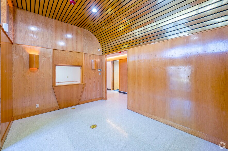 More Photos Of 1100 Stewart Ave, Garden City General Retail For Lease