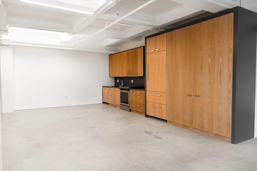 More Photos Of 810 E 3rd St, Los Angeles Office For Lease