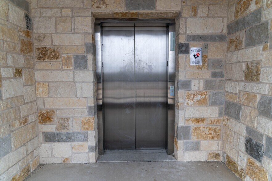 More Photos Of 15301 Ronald Reagan Blvd, Leander Office Residential For Sale